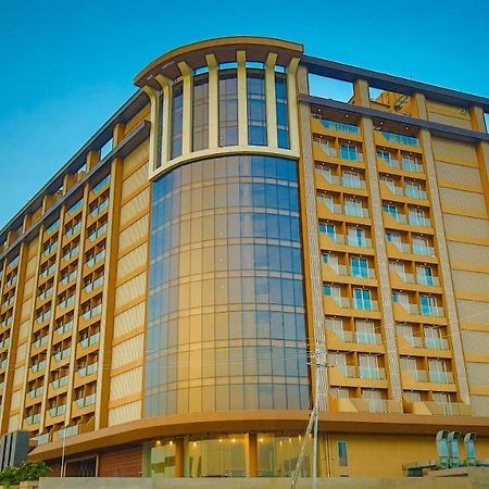 Hotel The Weekend Address Surat Exterior foto
