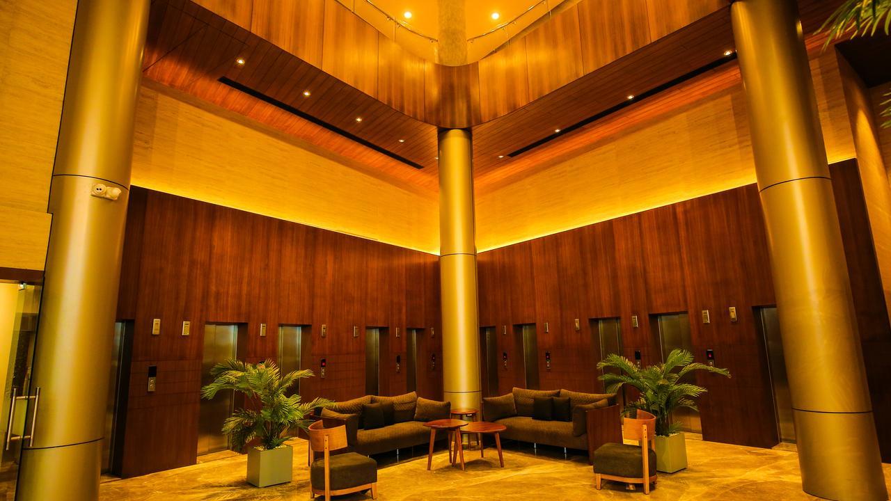 Hotel The Weekend Address Surat Exterior foto